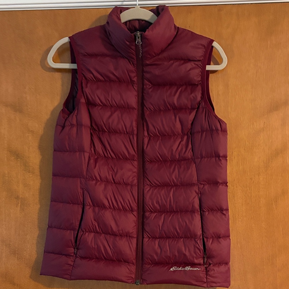Eddie Bauer CirrusLite down vest size small maroon